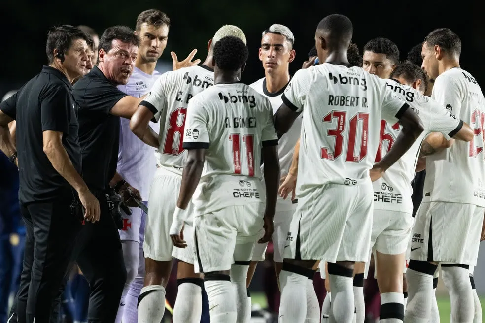 O Herdeiro de Diniz: O Desafio do Vasco com um Elenco Sob Medida