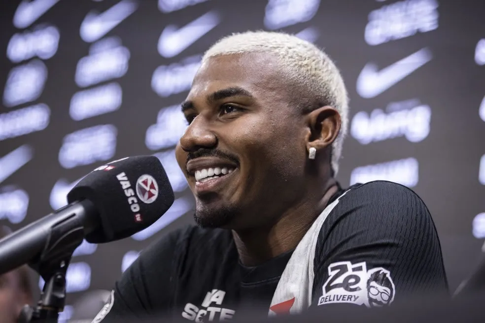 Vasco corre contra o tempo: Diniz prepara 'operação resgate' para Coutinho e estréia de reforço na semifinal