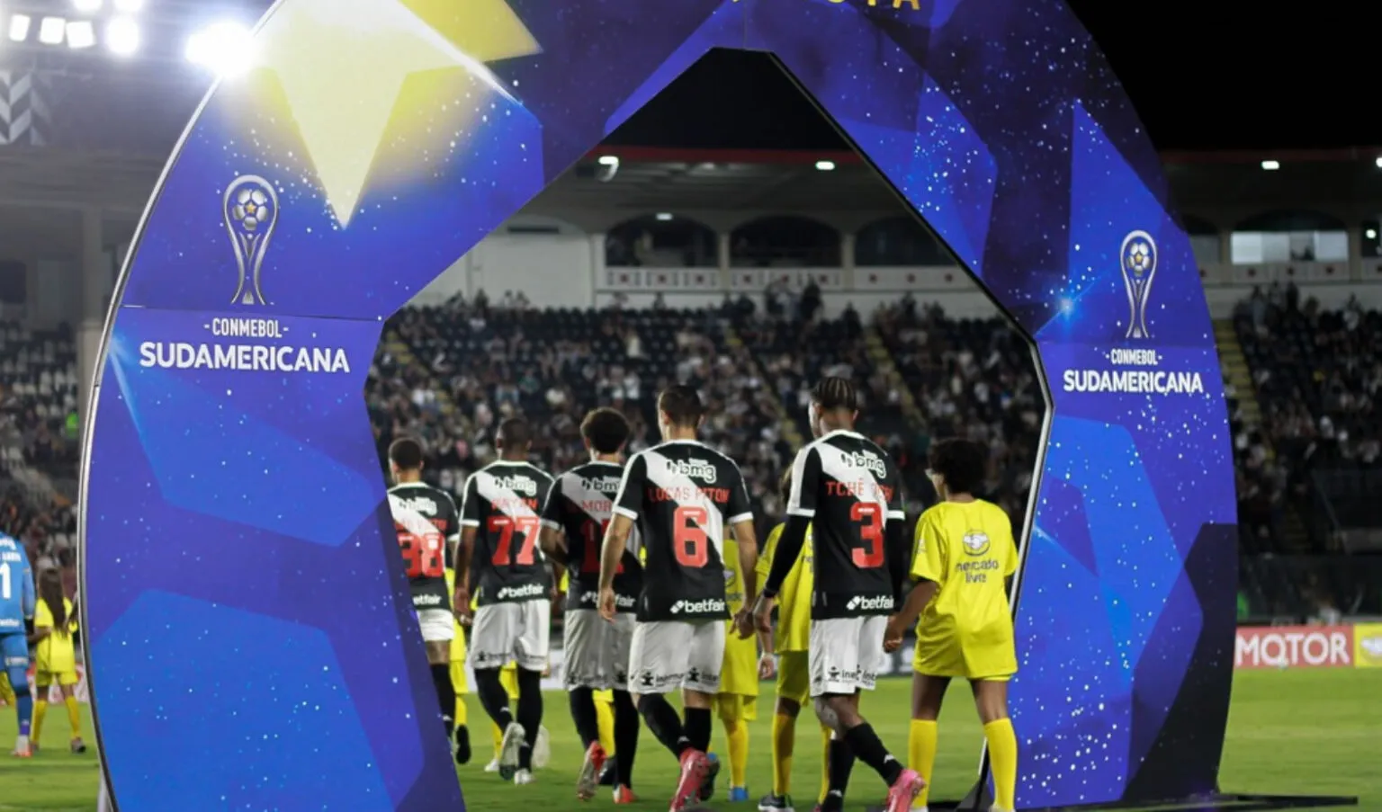 Vasco avalia reservas na estreia da Sul-Americana contra o Barracas