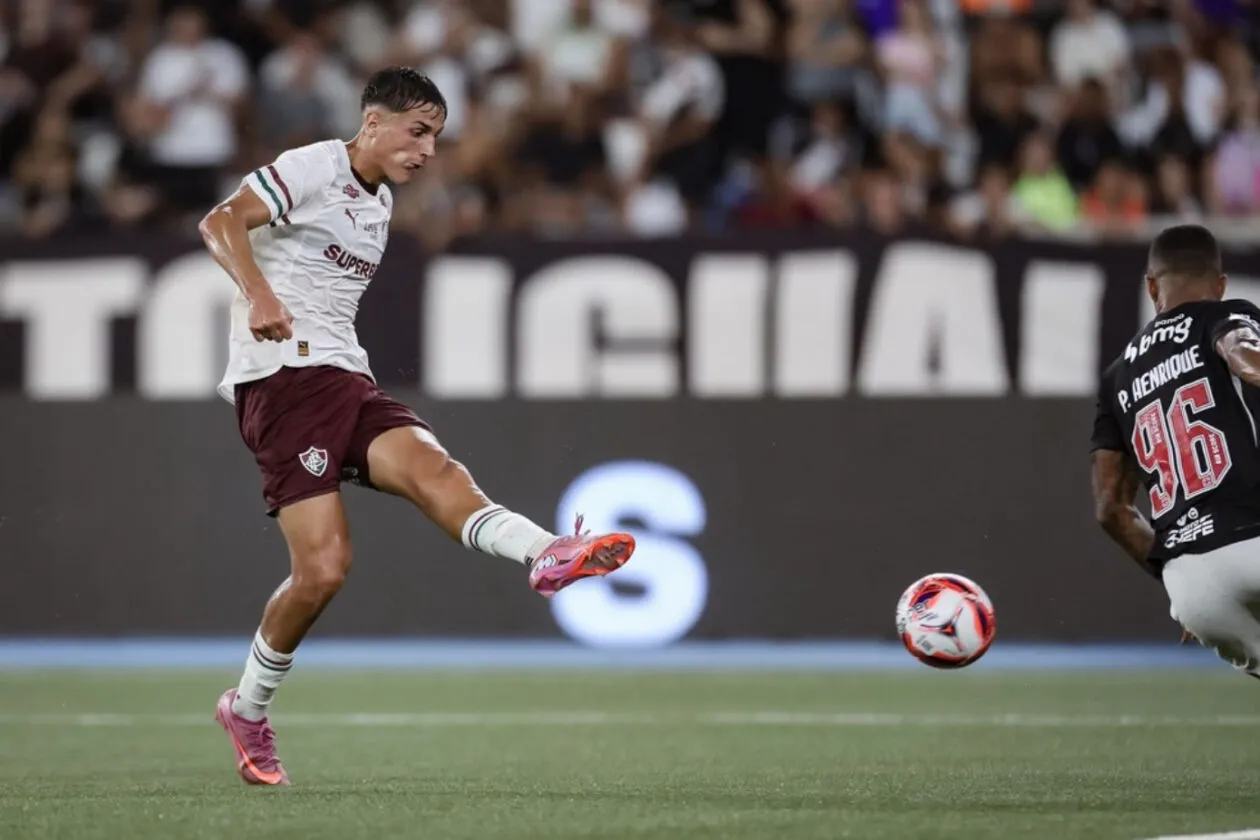 Bernal avança em recuperação no Fluminense, mas desfalca contra o Corinthians Bernal avança em recuperação no Fluminense, mas desfalca contra o Corinthians