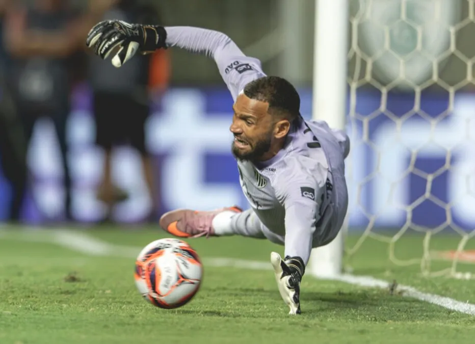 Everson iguala Victor no Atlético-MG e coloca pressão por novo recorde sob as traves Everson iguala Victor no Atlético-MG e coloca pressão por novo recorde sob as traves