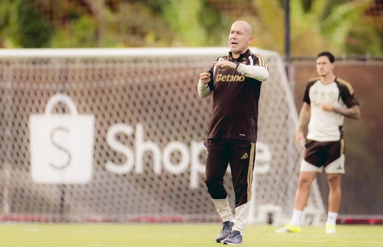 Leonardo Jardim muda rota no Flamengo e define novo perfil de reforço no mercado