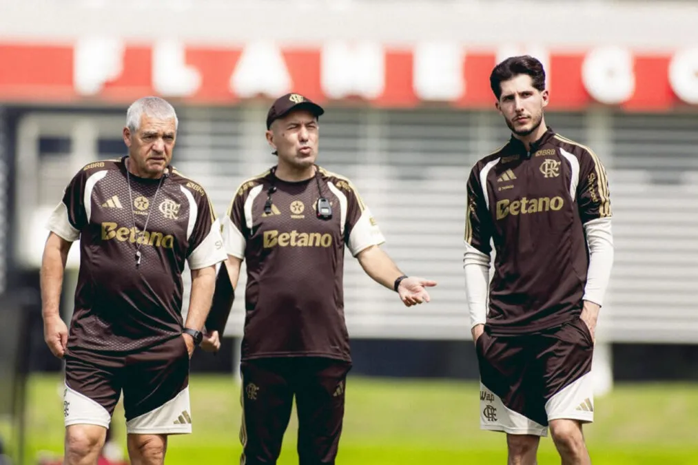 Flamengo acelera integração de Leonardo Jardim com chegada de comissão técnica antes da final