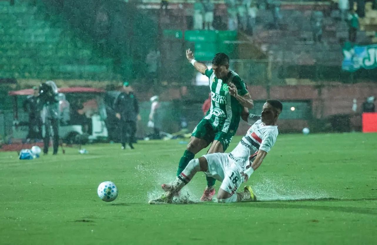 Chapecoense liga sinal de alerta após domínio do São Paulo no Brasileirão 2026 Chapecoense liga sinal de alerta após domínio do São Paulo no Brasileirão 2026