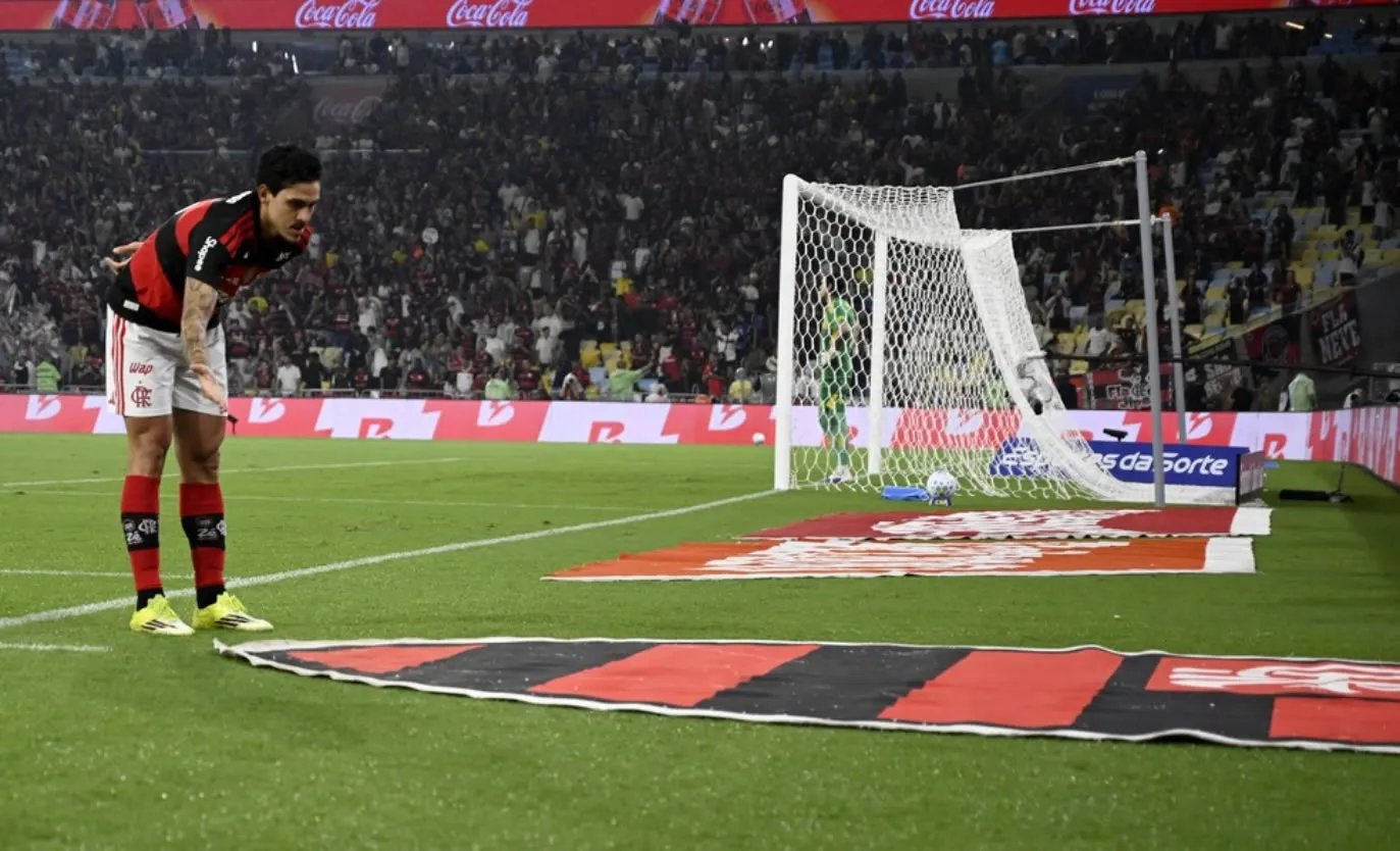 Leonardo Jardim ativa "Modo Pedro" e camisa 9 atinge marca histórica no Flamengo