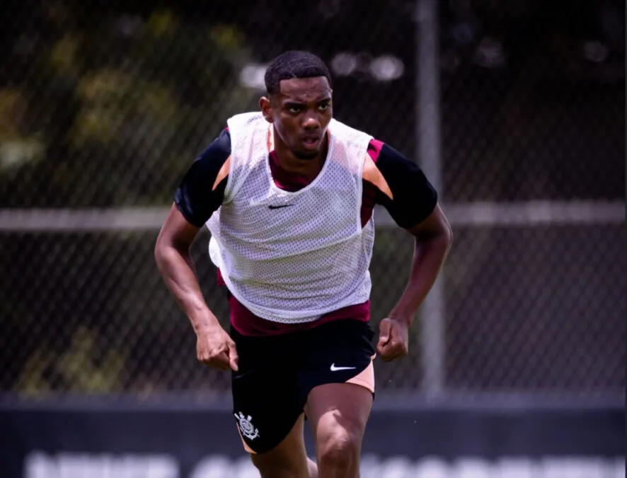 Veto de Stabile e pressão de Dorival: O bastidor da permanência de André no Corinthians