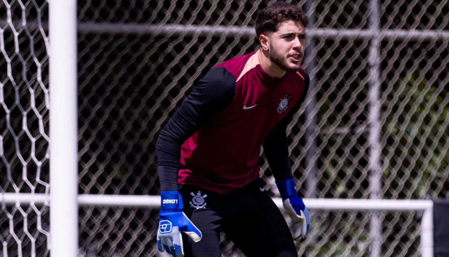 Felipe Longo volta ao Corinthians: goleiro pode ser titular após 11 jogos Felipe Longo volta ao Corinthians: goleiro pode ser titular após 11 jogos