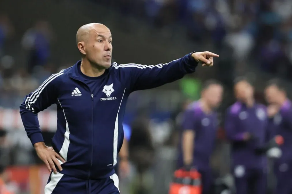 Flamengo oficializa Leonardo Jardim: O impacto da troca de comando após o vexame