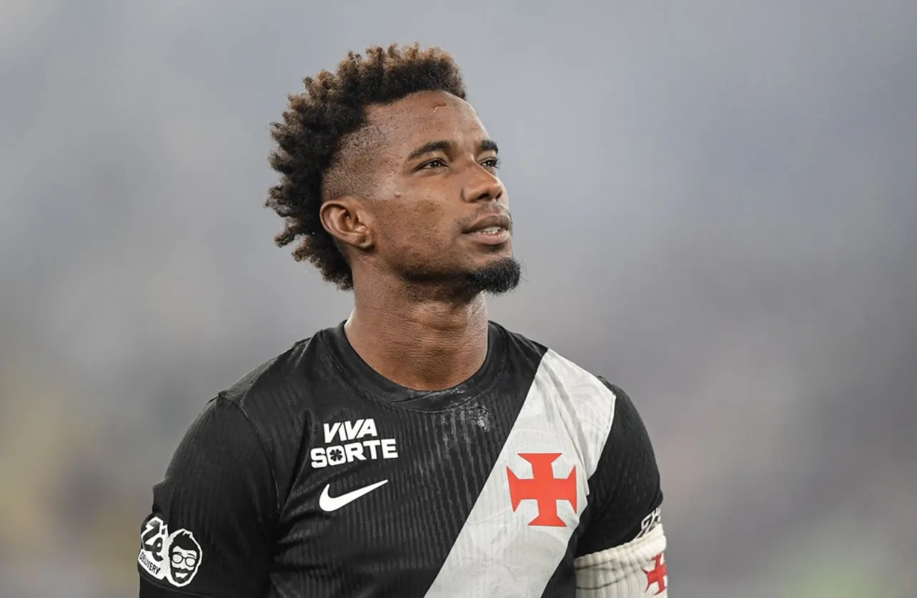 Thiago Mendes surpreende com revelação sobre árbitro de Vasco e Flu