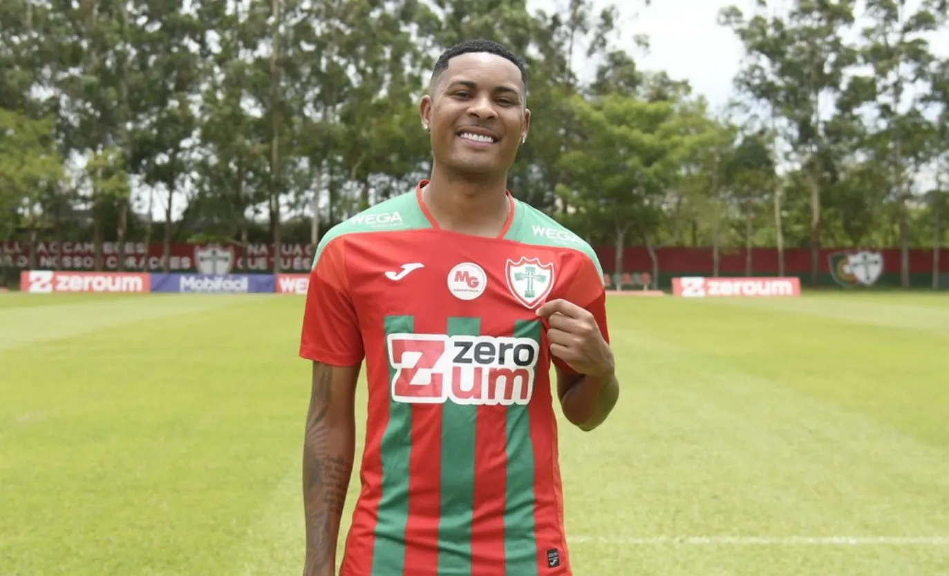 Botafogo avança para contratar Caio Roque e renovar a lateral esquerda