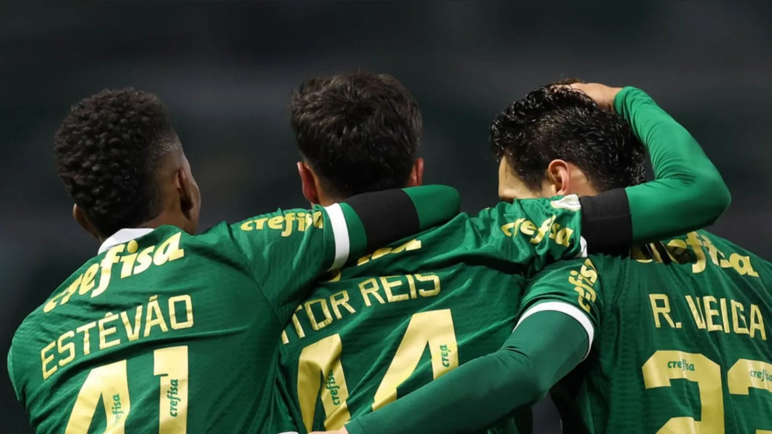 Palmeiras fatura R$ 650 milhões com vendas e vira potência global em 2026