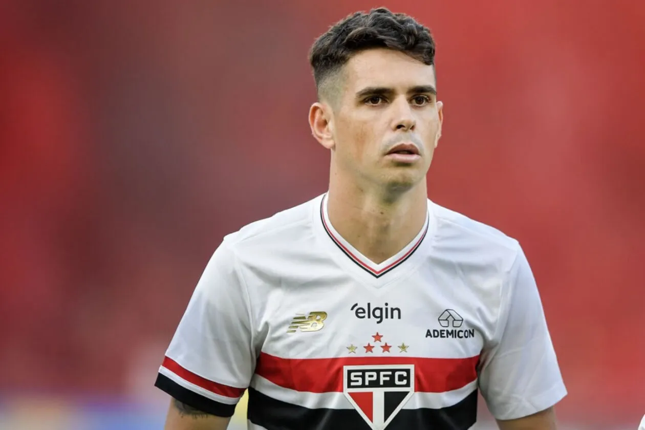 Oscar anuncia aposentadoria no São Paulo e desabafa: “Queria mais” Oscar anuncia aposentadoria no São Paulo e desabafa: "Queria mais"