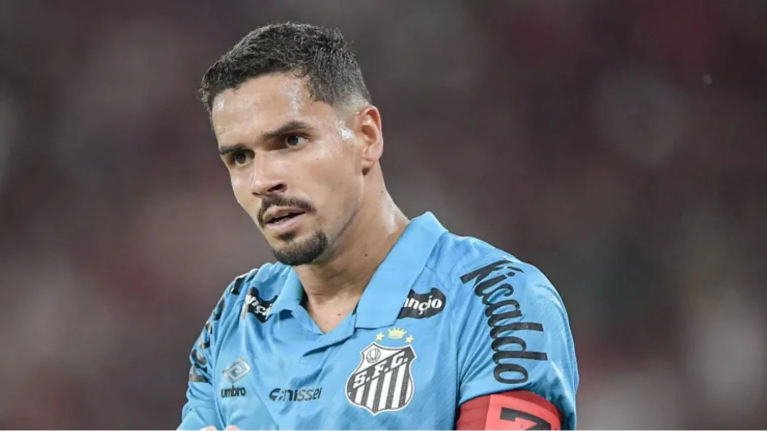 Lucas Veríssimo assume o comando no Santos para evitar o colapso