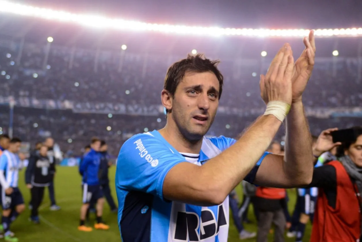 Botafogo encara o Racing de Milito: o plano do ex-atacante para vencer o Glorioso