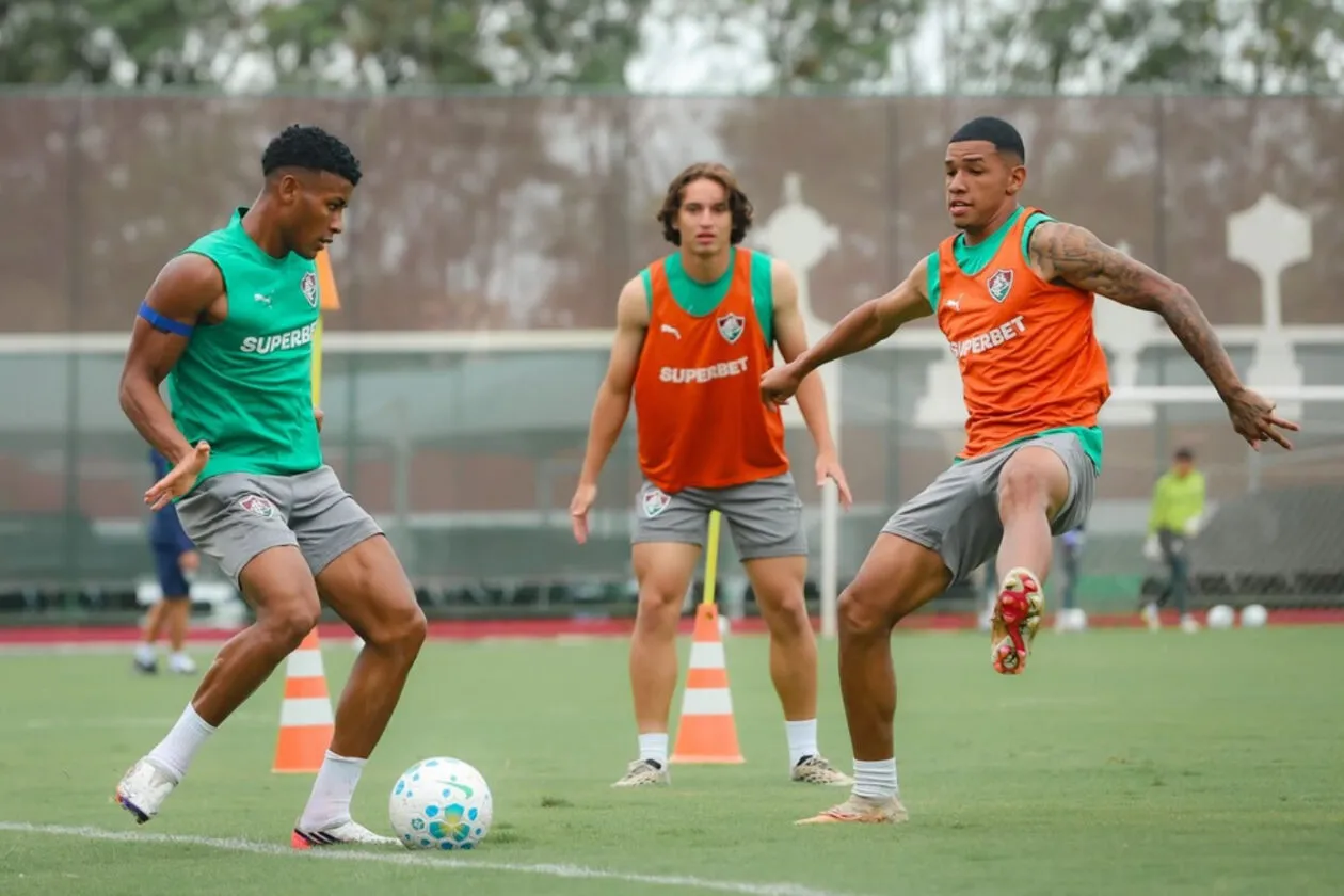 Fluminense muda tom no CT: Marcão comanda treino e recorre ao Sub-20 para fechar grupo