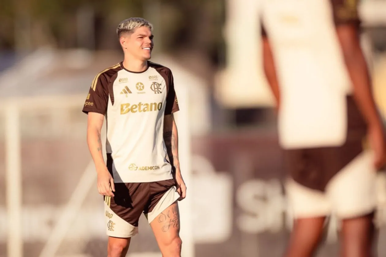 Decisão de Leonardo Jardim: por que Ayrton Lucas continua no time do Flamengo?