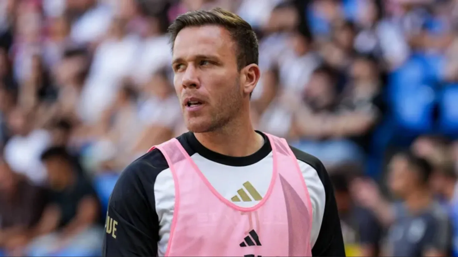 A decisão final de Arthur sobre jogar no Santos após receber ofertas de outros clubes