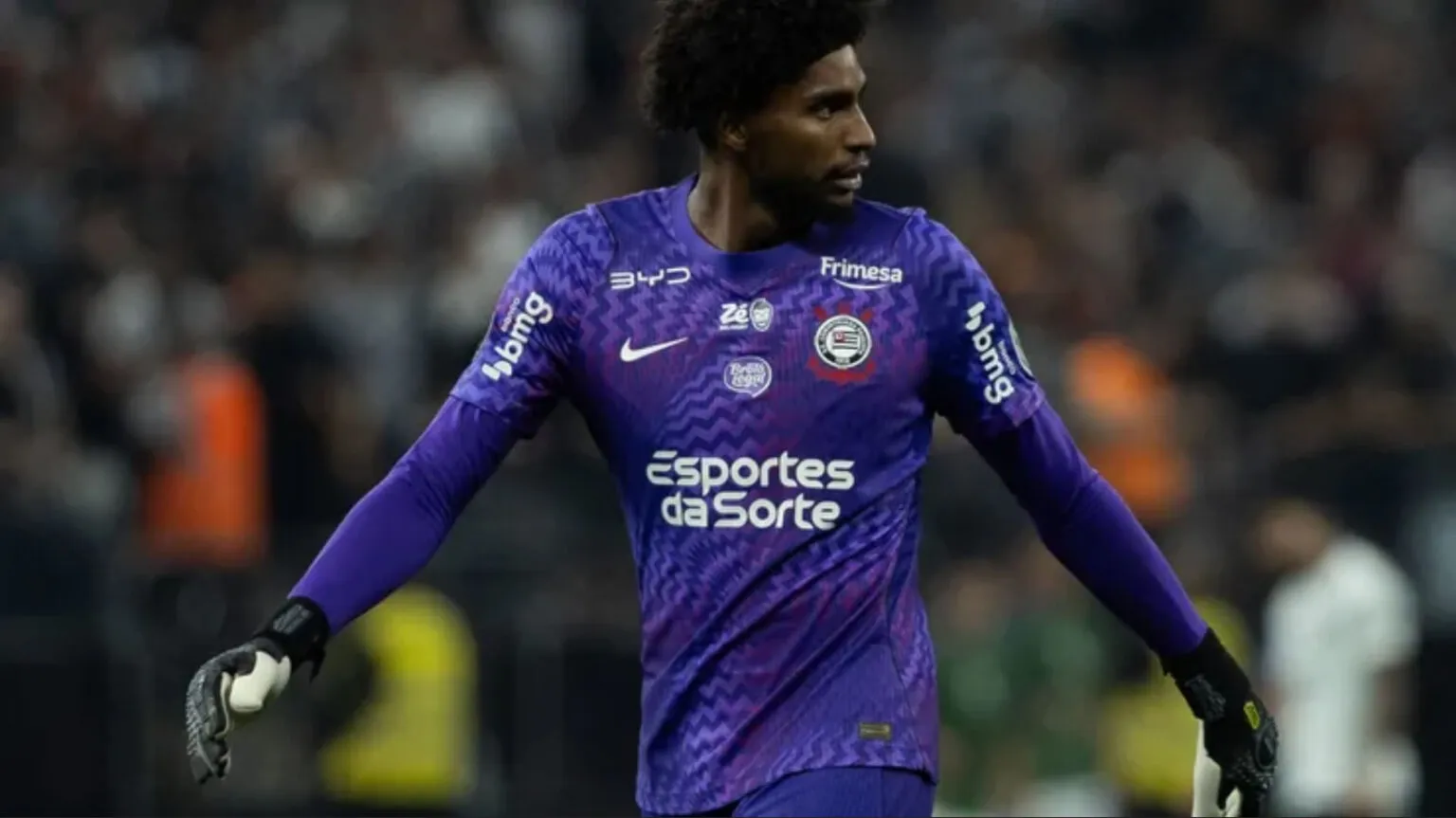 A decisão do departamento médico do Corinthians sobre Hugo Souza a dias do clássico com Santos