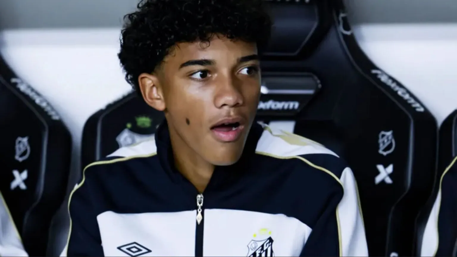 Santos perde jovem promessa: Robinho Jr. já está na Itália para assinar
