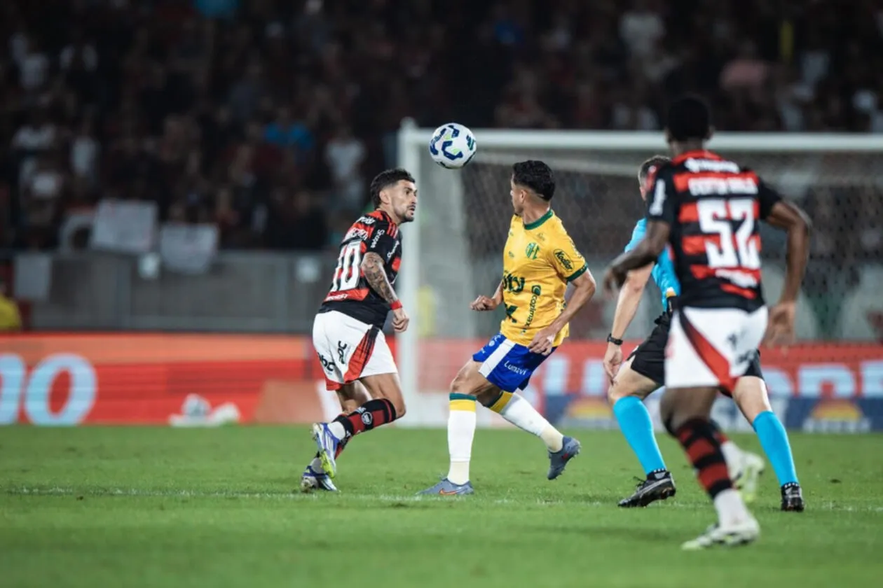 Atraso incomum no calendário faz Flamengo e Mirassol medirem forças em cenário inédito no Brasileirão