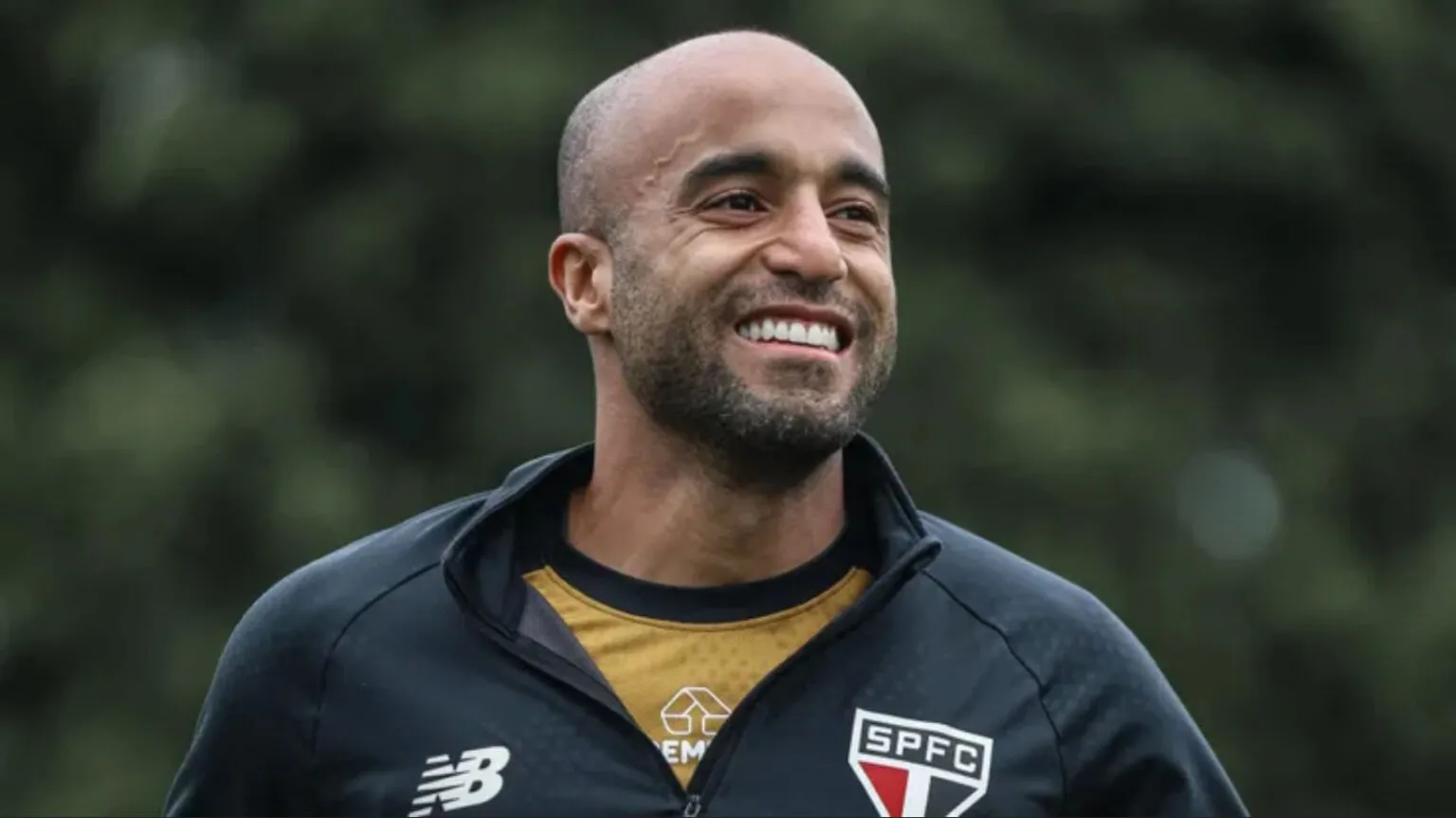 Sob chuva forte, São Paulo abre preparação para duelo decisivo contra o Atlético-MG